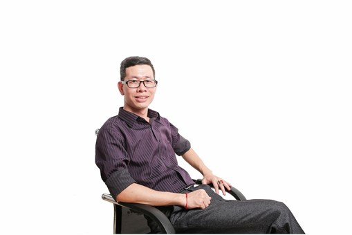 Nguyễn Huy Du– Tác giả sáng chế đèn học thông minh « THE SMART LIGHT »