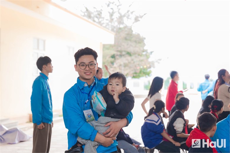 Hành trình “Đông ấm vùng cao”: Tuổi trẻ viết nên câu chuyện tử tế nơi vùng cao Tân Mai