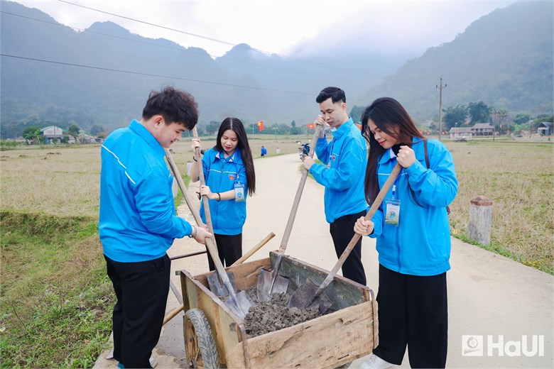Hành trình “Đông ấm vùng cao”: Tuổi trẻ viết nên câu chuyện tử tế nơi vùng cao Tân Mai