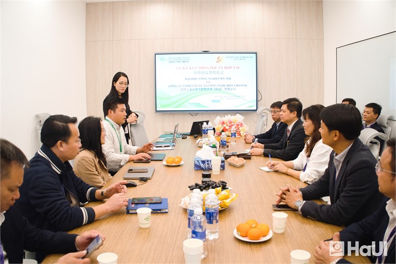 Đại học Công nghiệp Hà Nội và Biel Crystal ký kết thỏa thuận hợp tác đào tạo và tuyển dụng nguồn nhân lực chất lượng cao