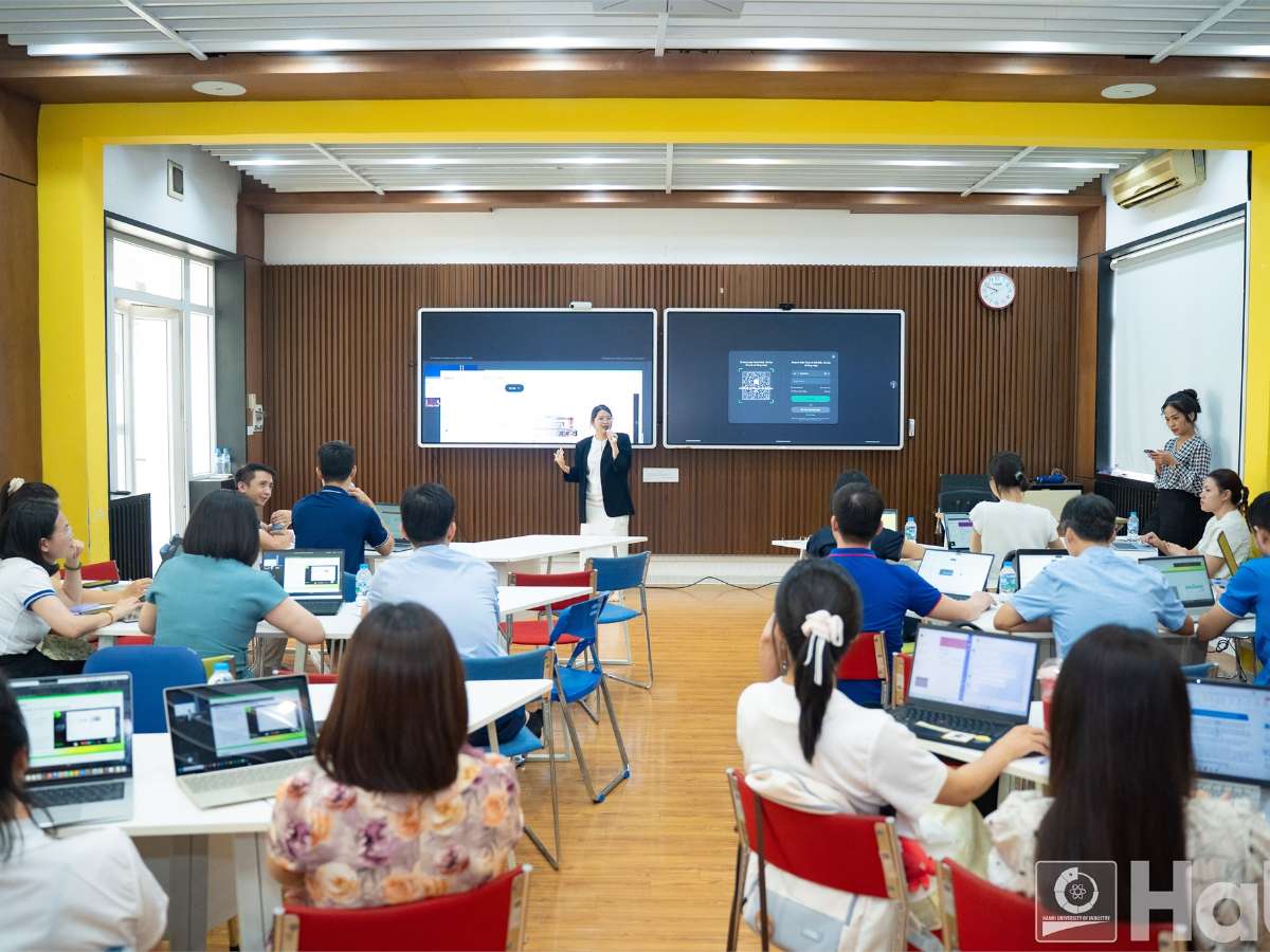 HaUI tập huấn sử dụng phòng học thông minh ClassIn trong giảng dạy